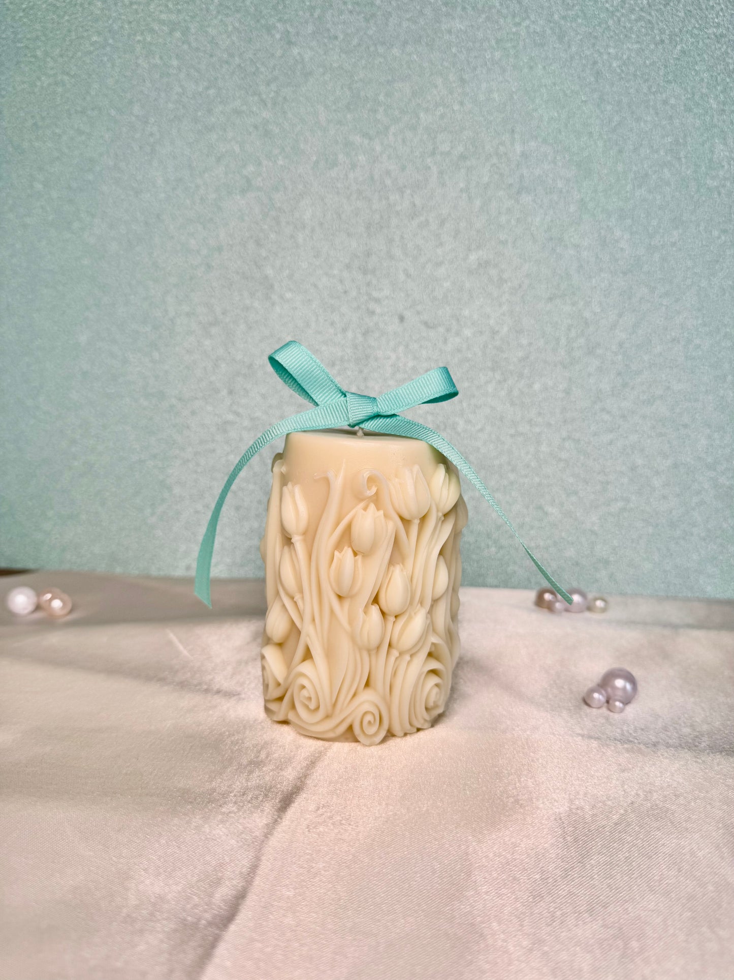 Tulip Whisper Candle