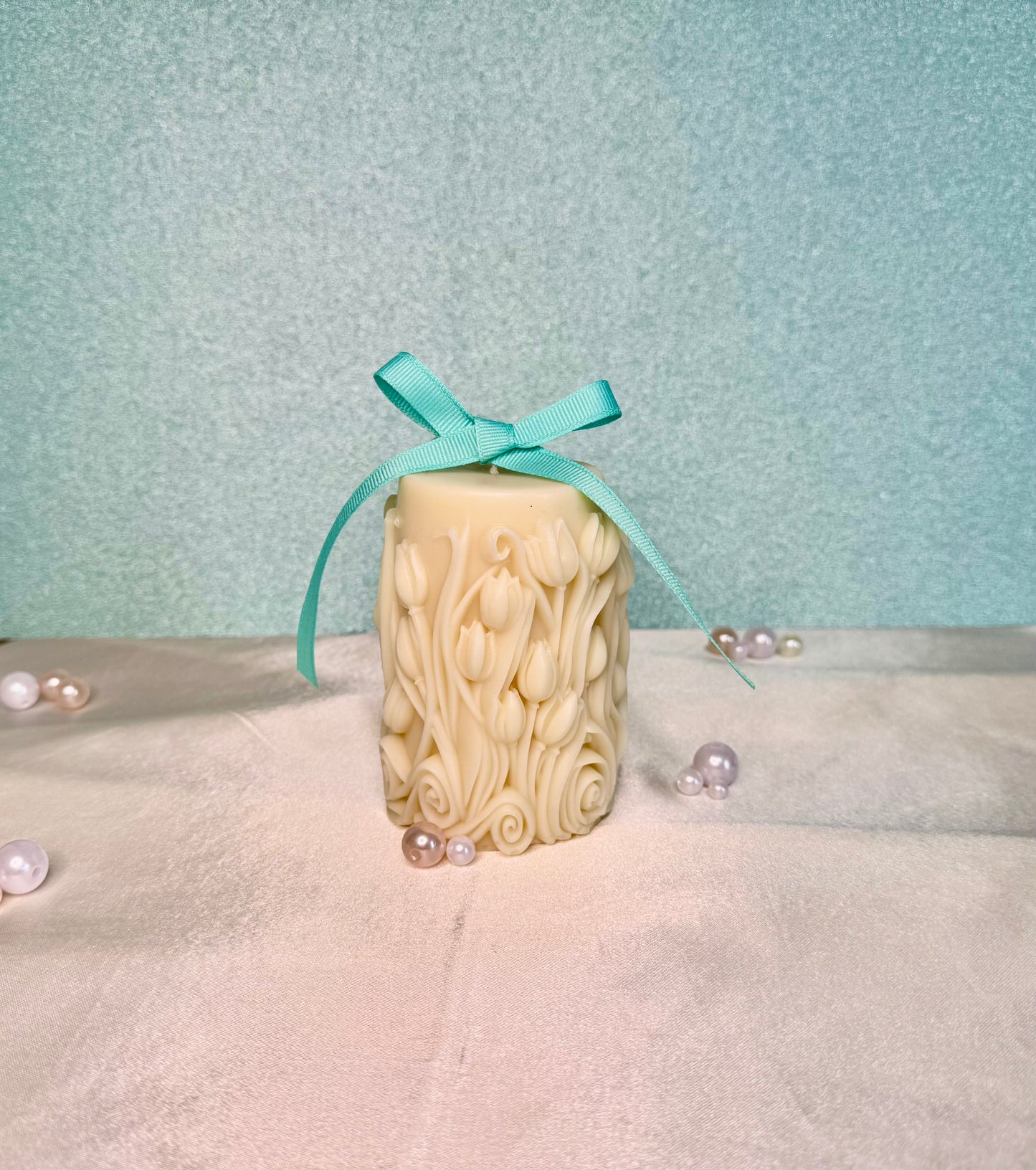 Tulip Whisper Candle